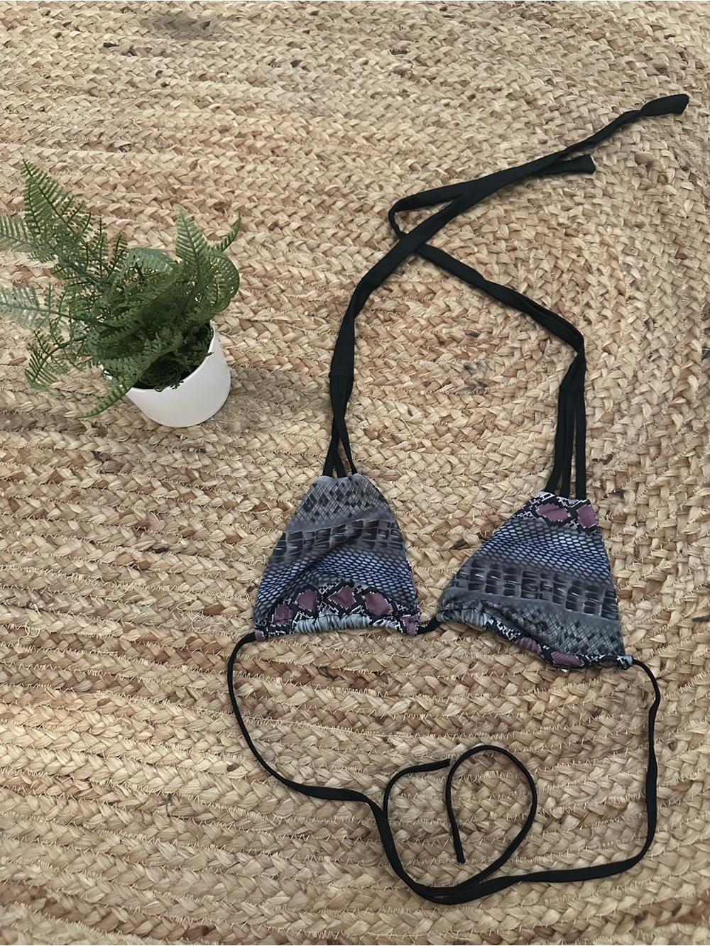 TRIANGLE BIKINI TOP